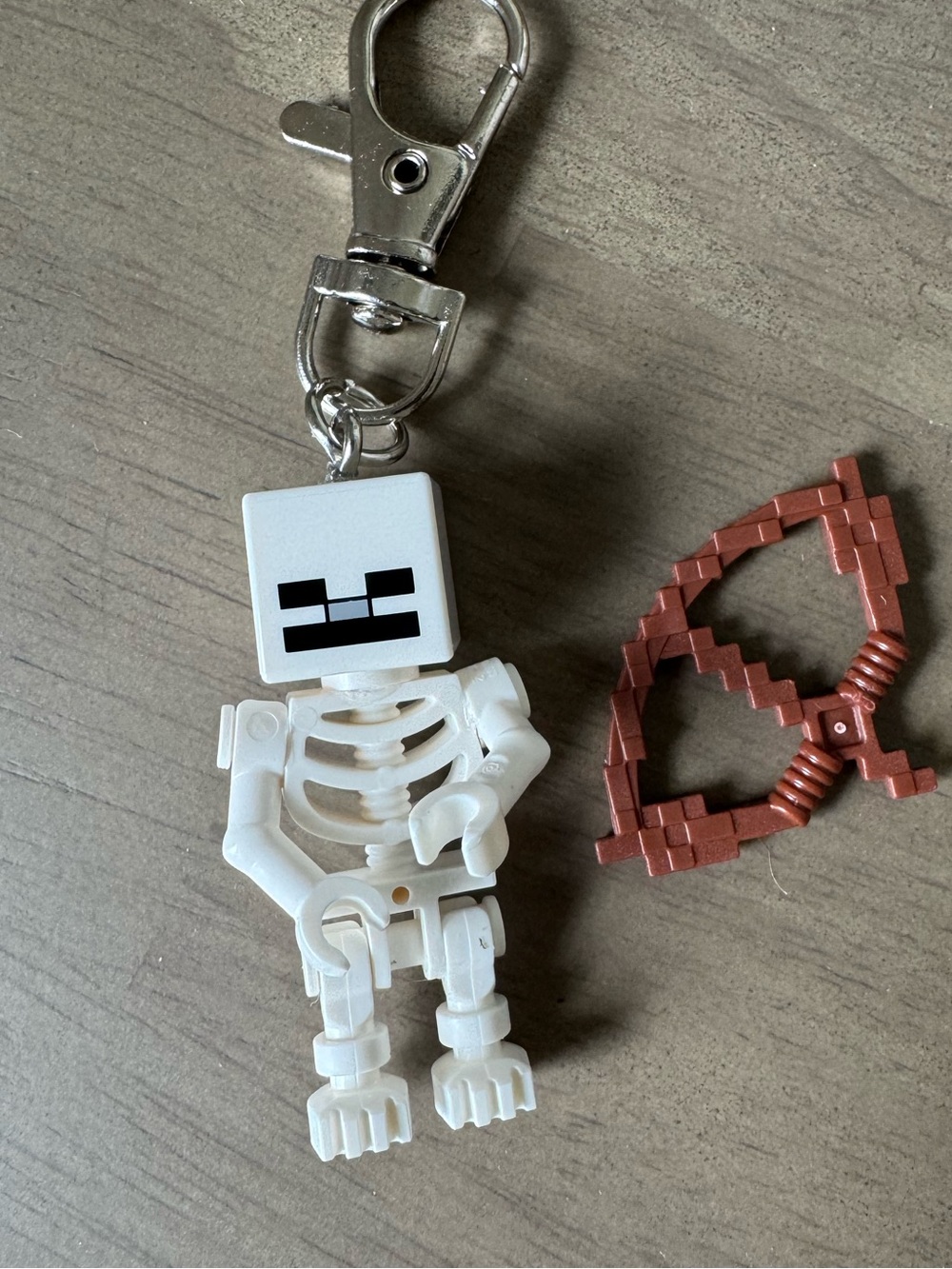 Minecraft Skeleton Minifigure Keychain - Picture 4 of 5